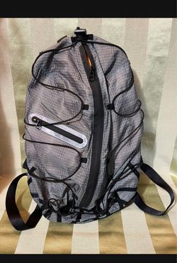 Lululemon Small Backpack- Very Good Conditions!