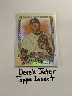 Derek Jeter New York Yankees Hall of Fame Shortstop Topps Short Print Insert Card.