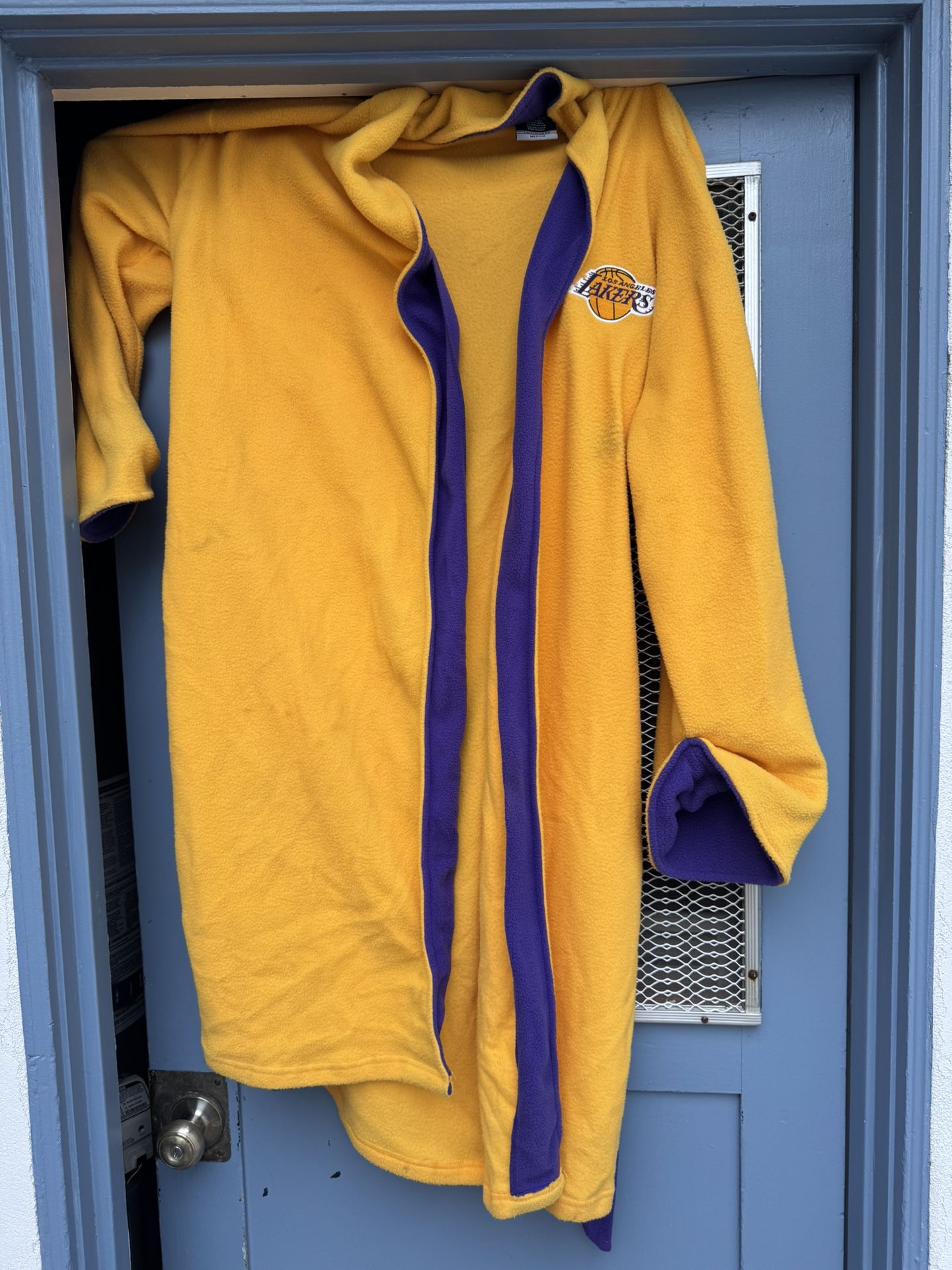 Lakers robe