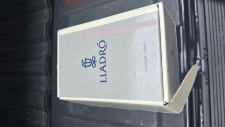 Lladró Figurine Original Box