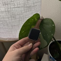 Apple Watch SE (44mm, Starlight, GPS + Cellular) – Excellent Condition!