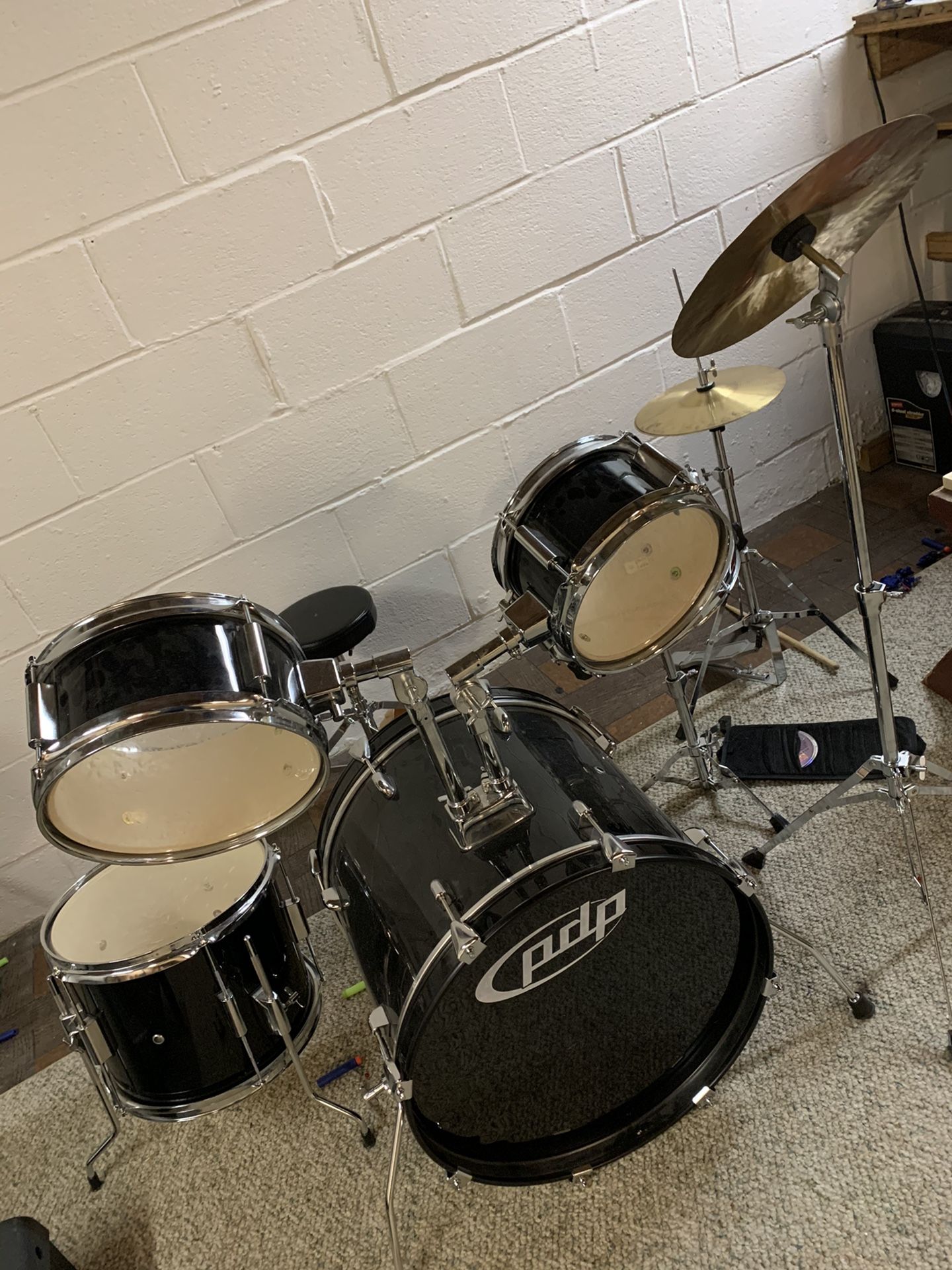 Kids Drum set with extra ride cymbal $240