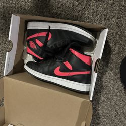 Used Wmns Air Jordan 1 Mid 'Siren Red'