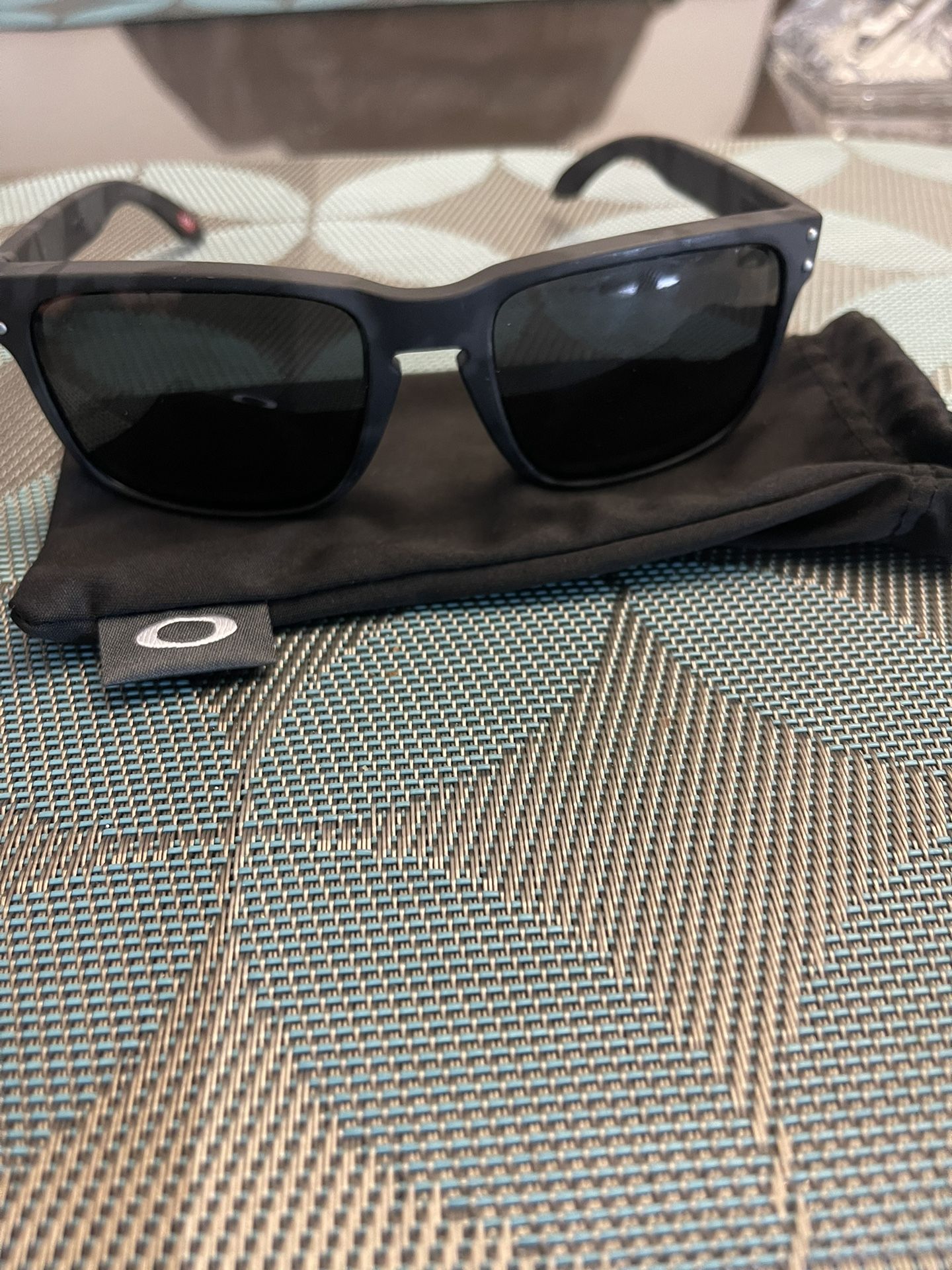 Oakley Hollbrook