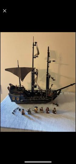 4184 Retired Rare Disney pirates of the Caribbean Black Pearl Lego ship with mini figures