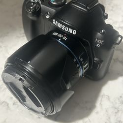 Samsung NX NX10 14.6MP Mirrorless Digital Camera with 18-55 Lens