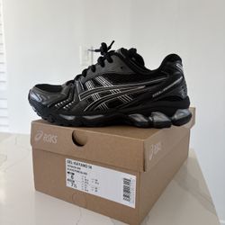Asics Gel Kayano 14 Black Pure Silver Size 7.5W/6W