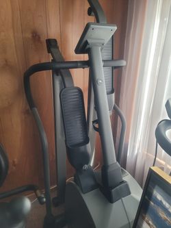 Exercise ecliptical VISION FITTNESS  All Digital  Work Perfectly  QUITE  HARDLY  USED 
