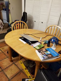 Dining Table w/ 4 chairs and leaf