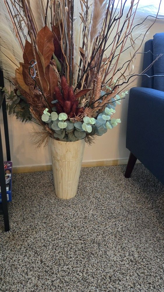 Beautiful White Vase And Flowers
