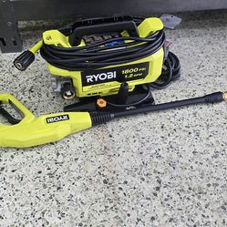 RYOBI ELECTRIC power washer with wand tips and hose 60$