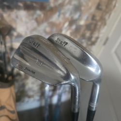 WILSON STAFF  - PITCHING/SAND  WEDGES