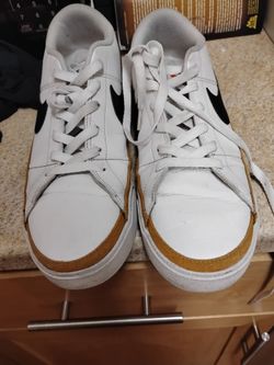 Nike Low-Top Sneakers White Gum Sole