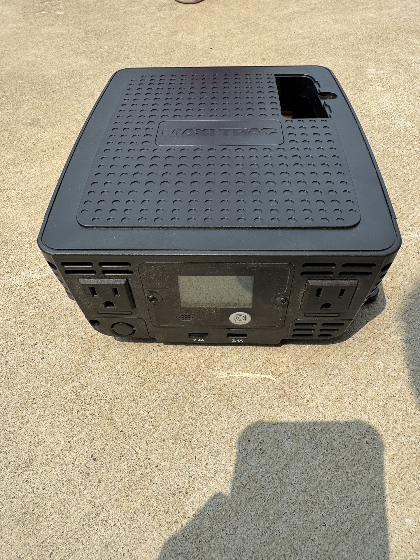 NAPA Maxitrac Power Inverter - 1500 W