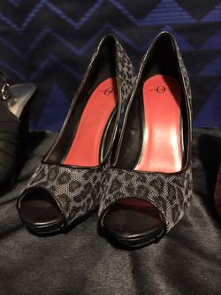 Heels size 7