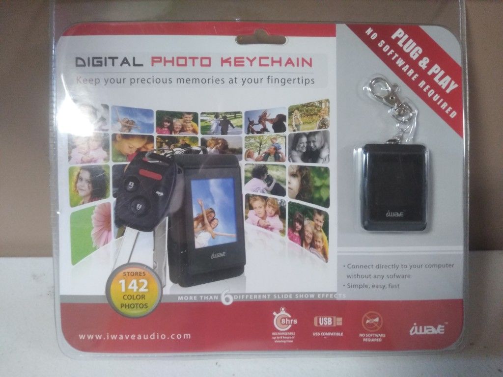 iWave Digital Photo Keychain Holds 142 Color Pics Rechargeable