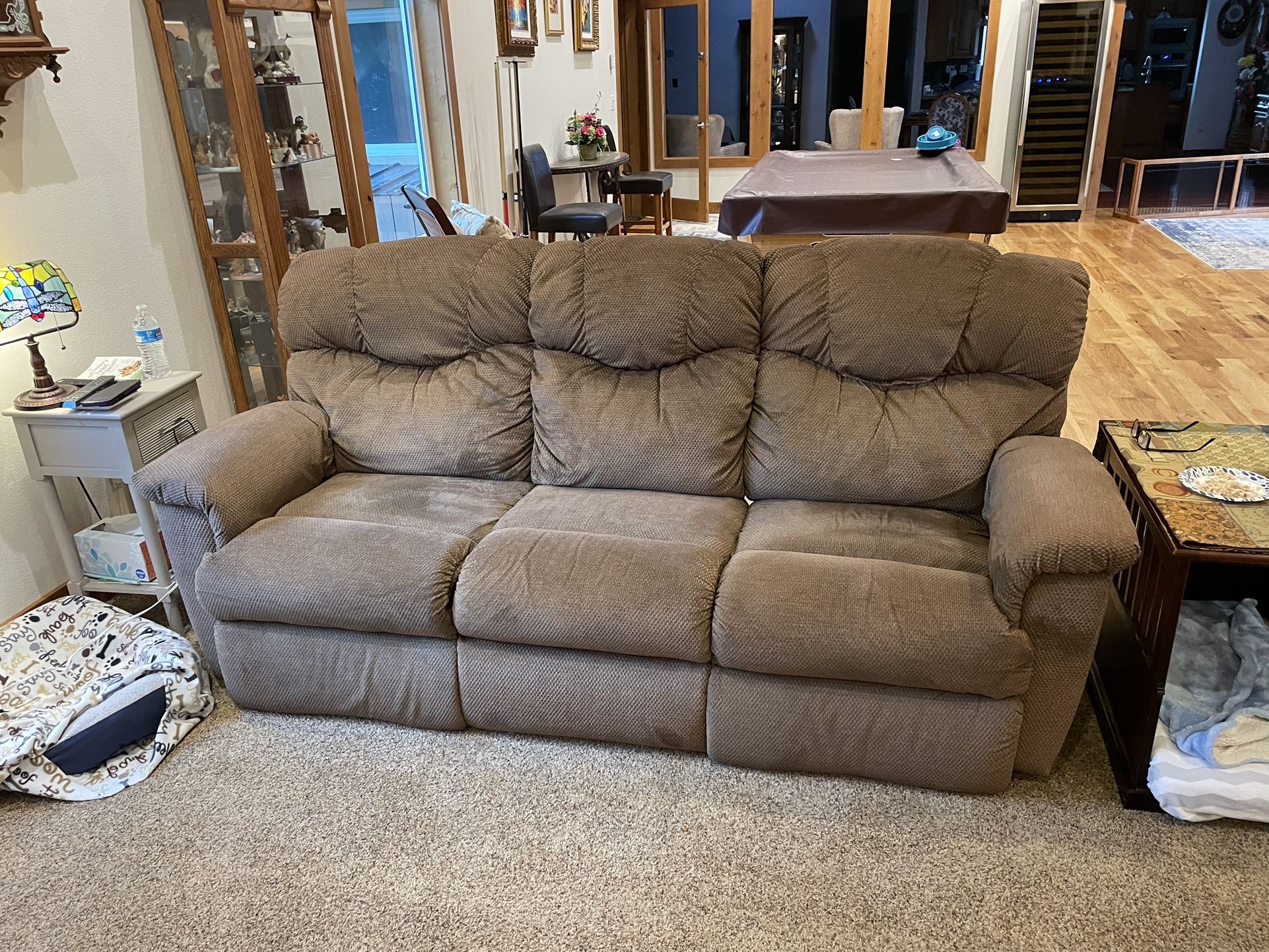 Lazyboy for Sale in Castle Rock, WA OfferUp