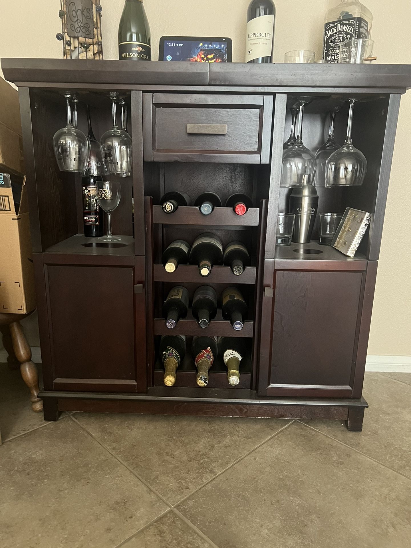 Buffet / Wine Rack / Bar