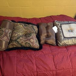 Throw & Decorative Pillows