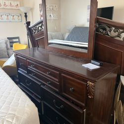 Cal King Bedroom Set 