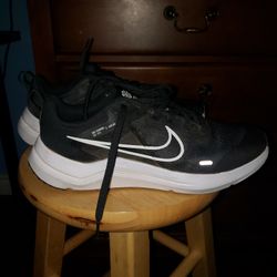 Nike Downshifter Running Shoes Size 9