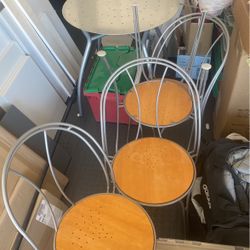 Table With 4 Chairs And Glass Top