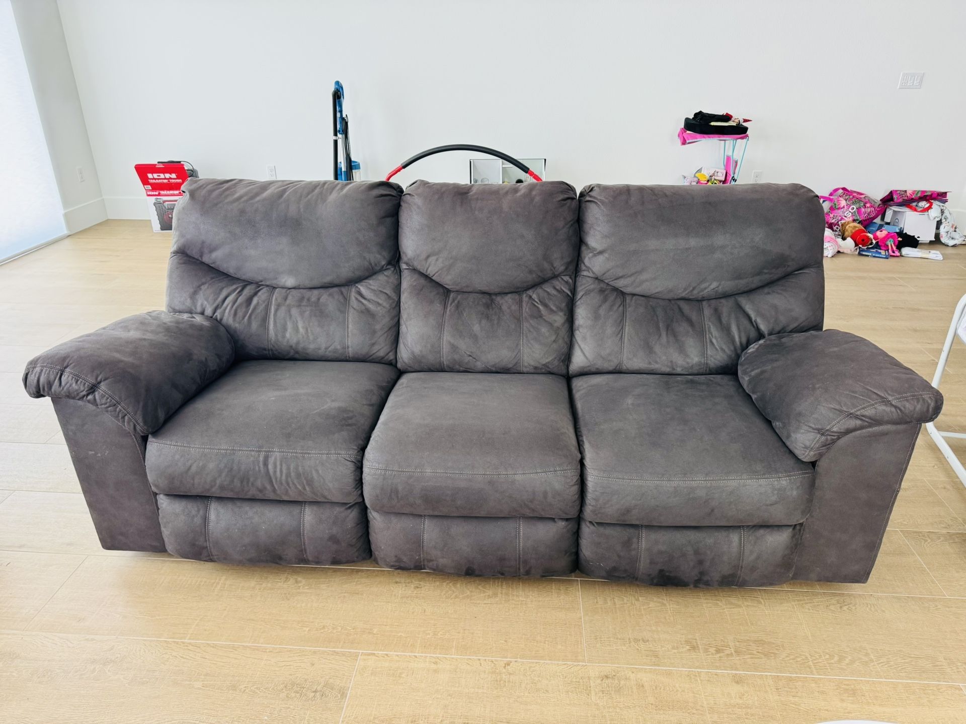 Ashley Furniture Reclining Couch And Loveseat