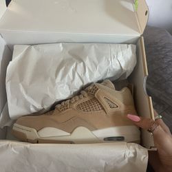 Woman’s Air Jordan 4 Retro