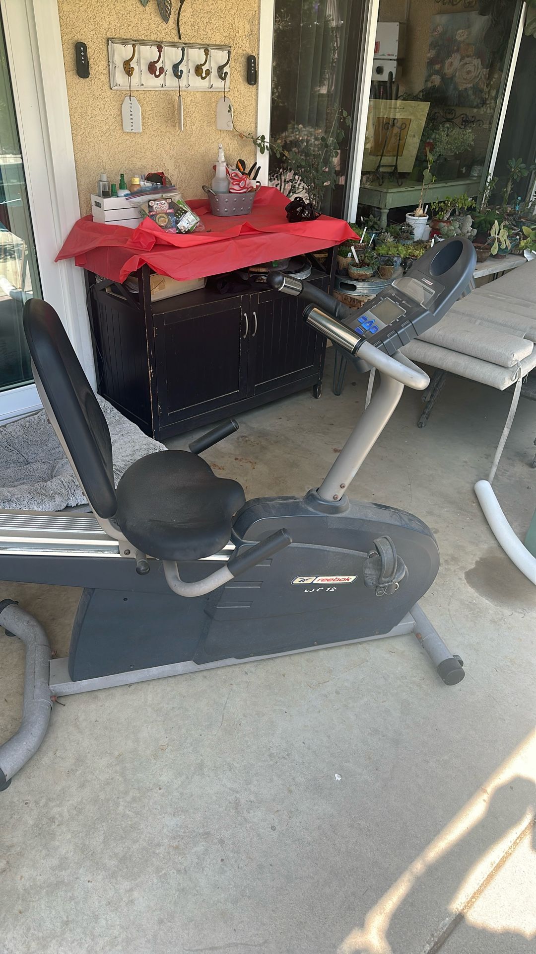 Reebok Recumbent Bike. Self Generating