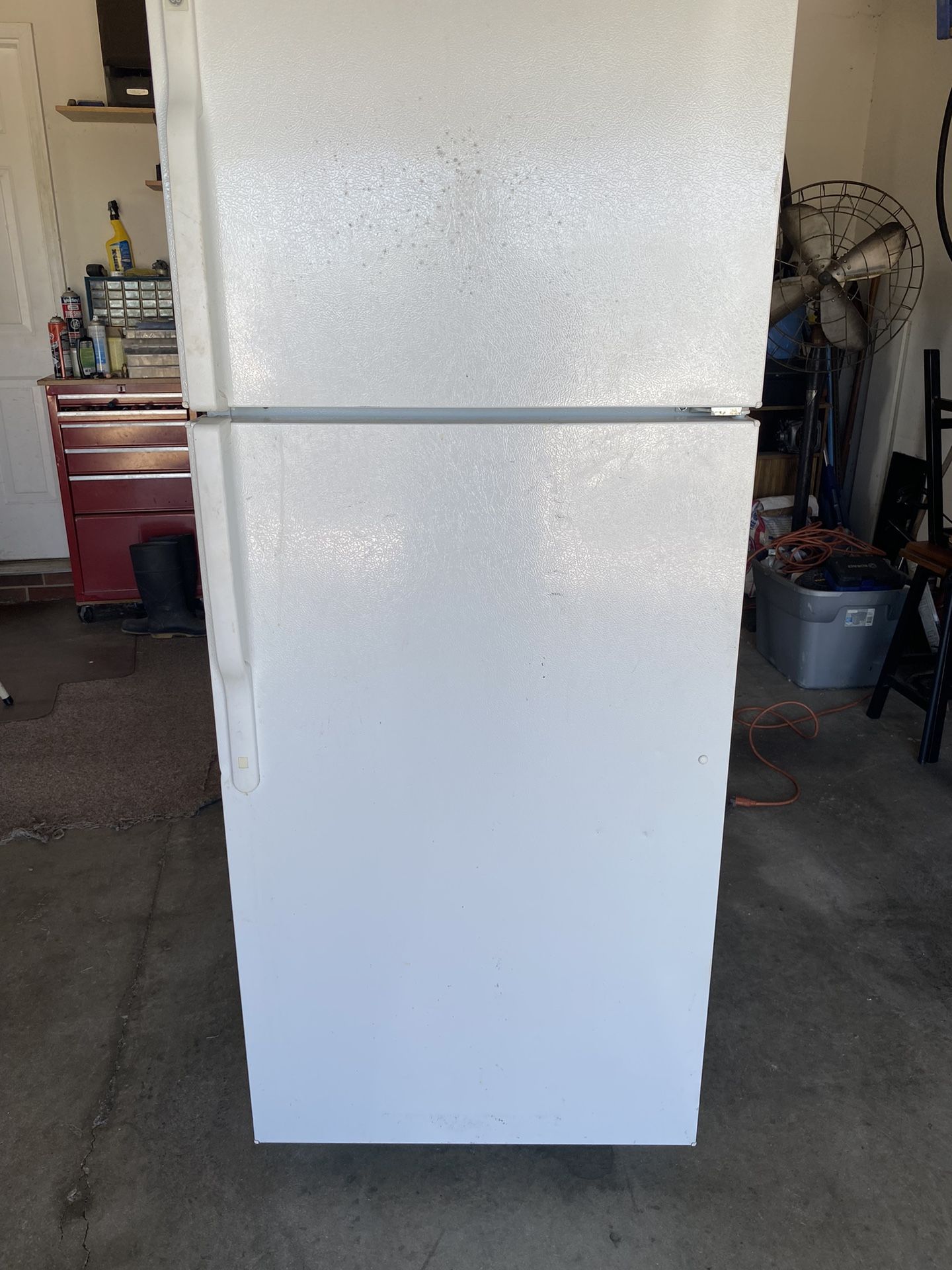 GE Refrigerator Left To Right 28 In Top To Bottom 67in Front To Back 30in