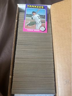 1975 Topps MLB Baseball Card Lot Of 460 different Cards Higher Grade Condition