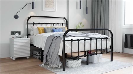 Queen size Black metal bedframe