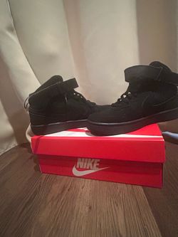 KIDS' NIKE BIG KID COURT BOROUGH MID 2 SNEAKERS