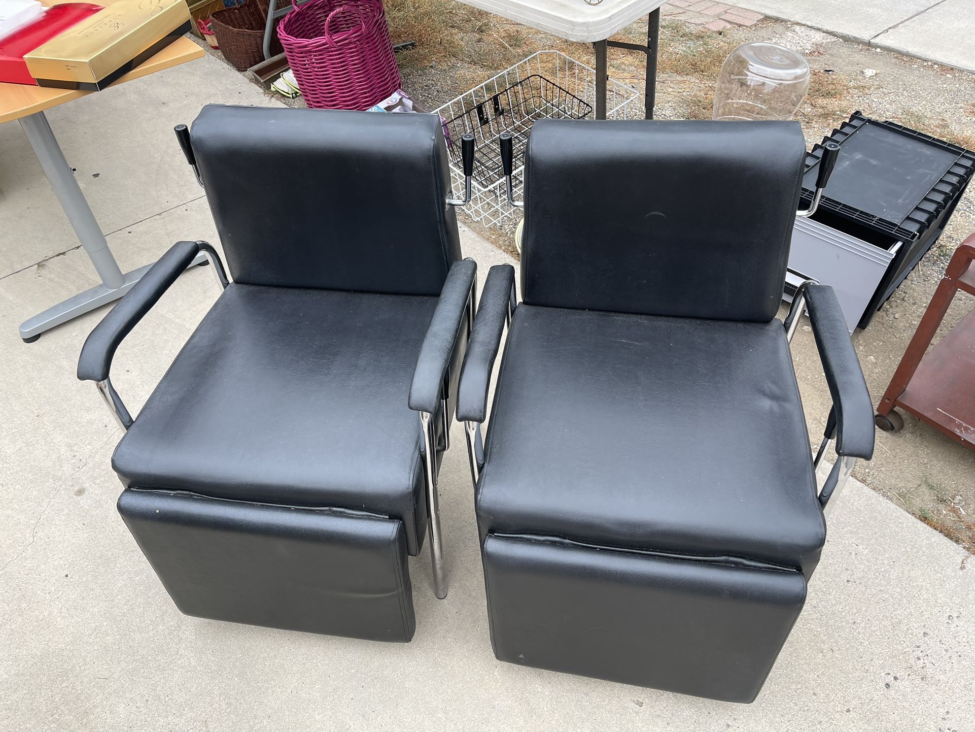 Shampoo Chairs With Leg Rest