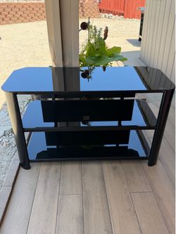 Beautiful Glass Table or  TV 📺 Stand.