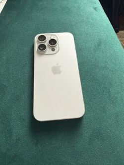 iPhone 15 Pro 512 GB Natural Titanium