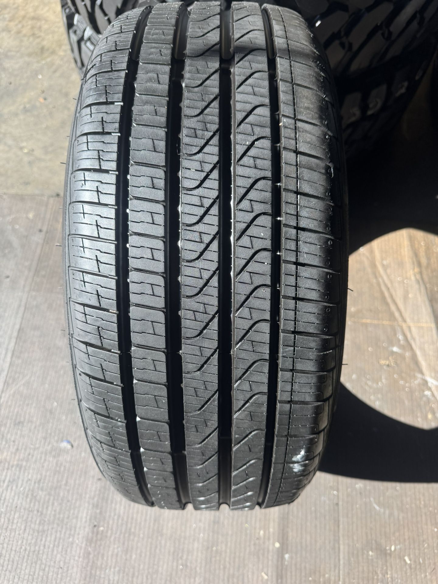 225 40 18 Pirelli Cinturato P7 Tire 