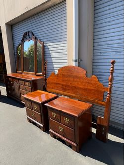 Beautiful Thomasville Mahogany/Cherry Bedroom Set MCM Vintage