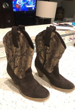 Very volatile brown boots size 8.5