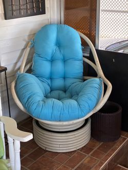 Papasan chair