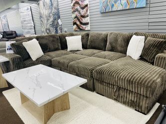 Beautiful Cozy Corduroy Sectional! Se Habla Espanol