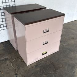 Filing Cabinets Great Condition 