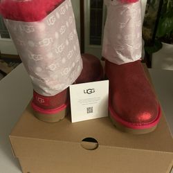 Louis Vuitton Uggs Boots Size 5”half for Sale in Glendale, CA - OfferUp