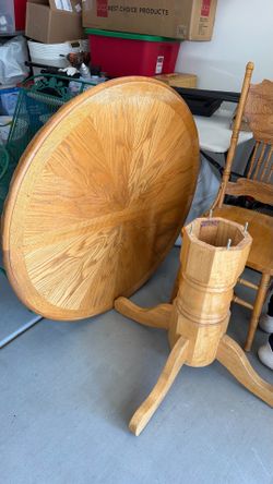 Round Expanding Table