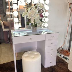 Beautiful Vanity Set With Stool Included. Lights, Speakers, Bluetooth, USB Connector 