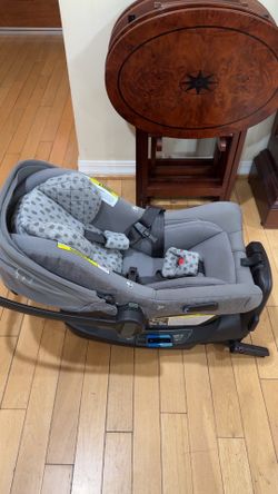 Nuna car seat (pottery barn exclusive edition) with base and separate stroller attachment