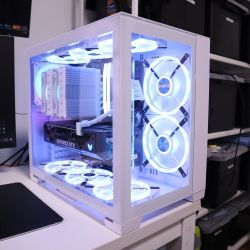 Gaming PC - Lian li  i7 64gb Ram DDR5 NVMe PCIE Gen 5
