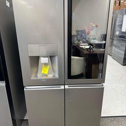 Refrigerator LG Signature 