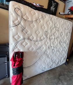 Cali king matress