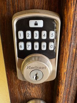 Kwikset Aura door lock with keypad